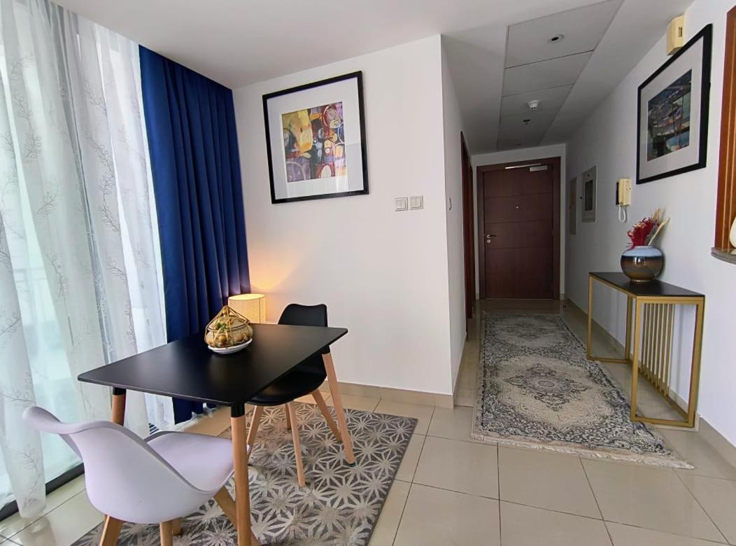 Trinity Holiday Homes - Standpoint Tower Downtown Дубай Экстерьер фото
